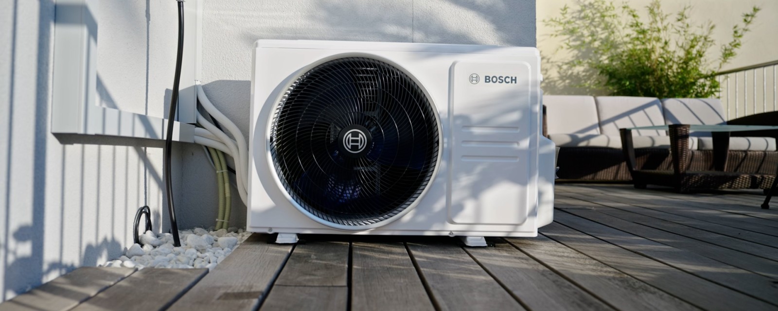 Bosch Compress 7001 iAW Luft-Wasser-Wärmepumpe Bosch Compress 7001 iAW Luft-Wasser-Wärmepumpe