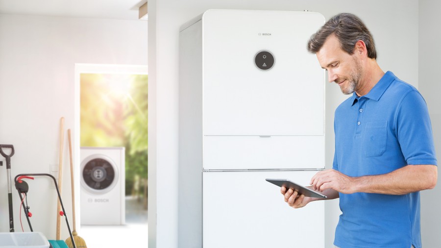Pompe à chaleur air-eau ou géothermique ? Ne vous prenez plus la tête et demandez gratuitement un devis | Bosch Climate Belgique Pompe à chaleur air-eau ou géothermique ? Ne vous prenez plus la tête et demandez gratuitement un devis | Bosch Climate Belgique
