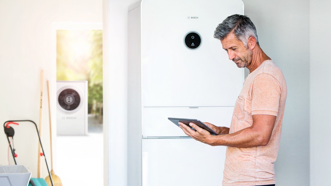 Indoor unit heat pump hangs in the living room Indoor unit heat pump hangs in the living room