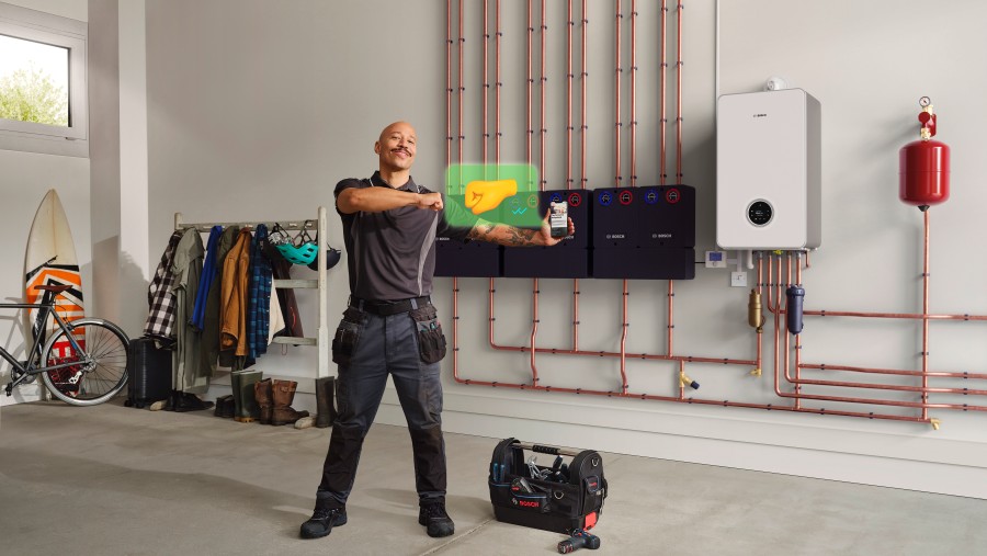 Installer in front of boiler install#likeAbosch
