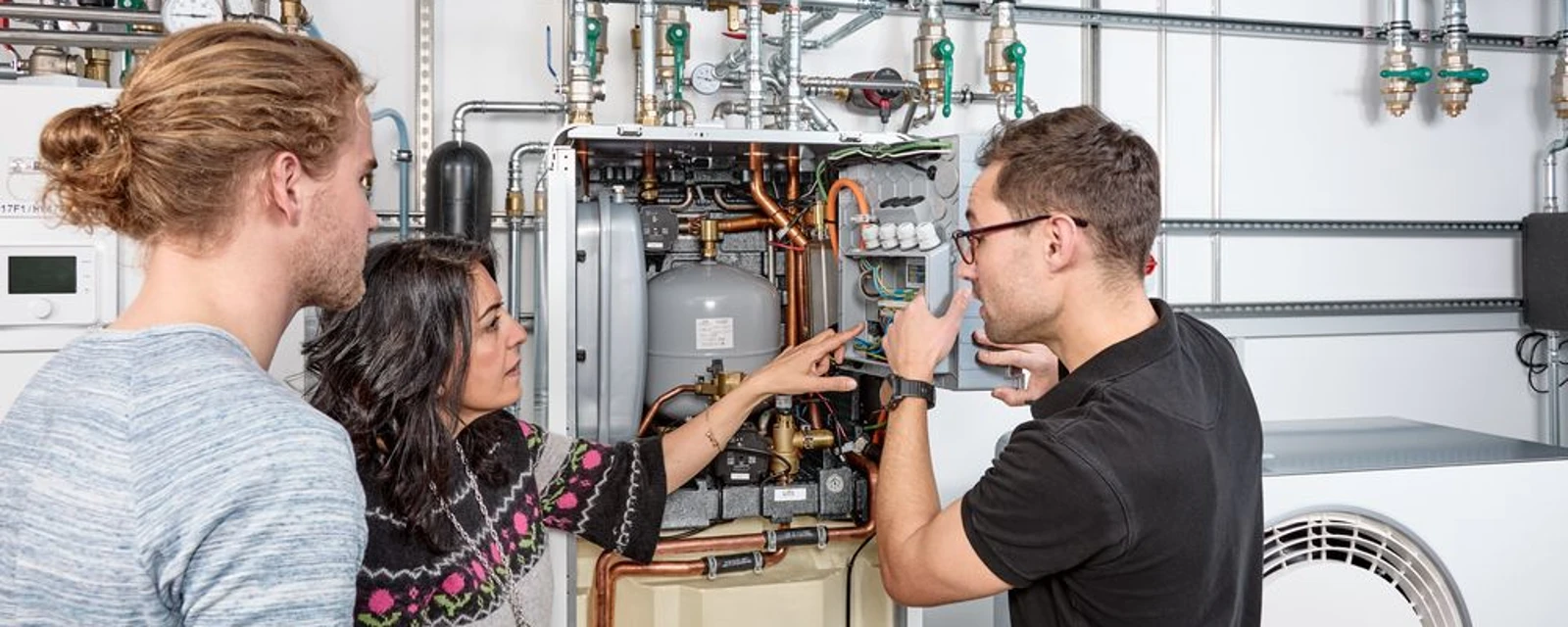 Installateurs suivant une formation au Bosch Climate Academy