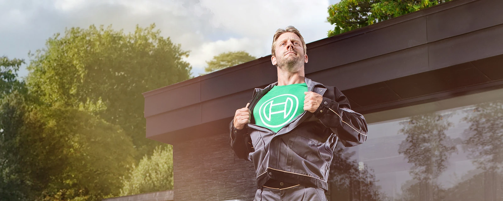 Installateur met gereedschapskist