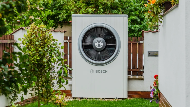 Tepelné čerpadlo Bosch Compress 7000i AW v rodinném domě