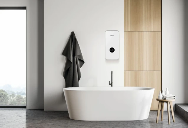 Tronic 8500i von Bosch an der wandhängend in modernem Badezimmer