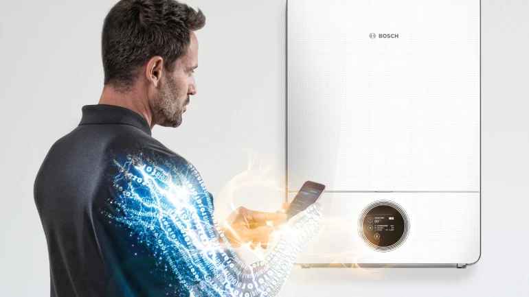 Installateur nutzt Easy Service App