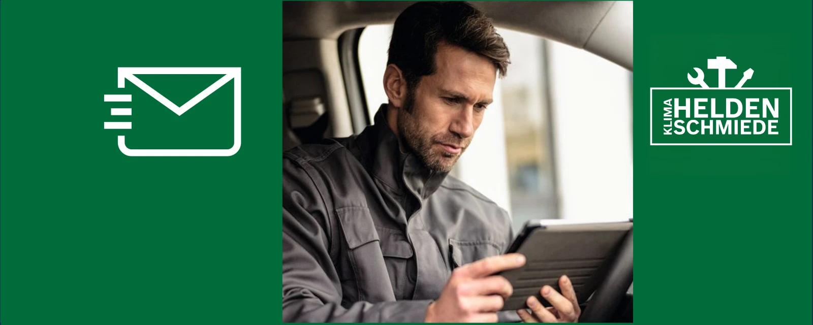 Handwerker liest Newsletter