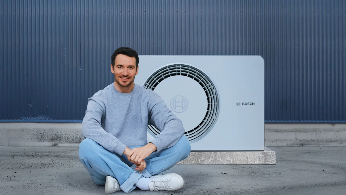 Felix Neureuther vor der Compress 8800i AW