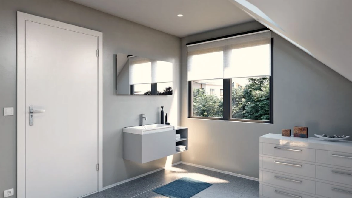 Badezimmer mit Infrarotheizung in Spiegeloptik.