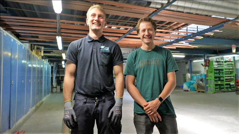 YouTuber izzi begleitet SHK-Azubi Remy Liebig einen Tag in Köln.