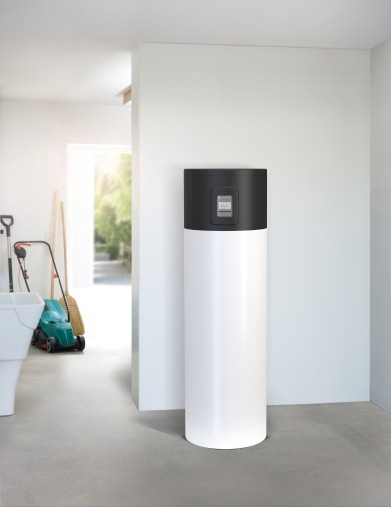 Bosch Brauchwasserwärmepumpe Compress 5000 DW Innengerät steht im Hauswirtschaftsraum im Erdgeschoss Bosch Brauchwasserwärmepumpe Compress 5000 DW Innengerät steht im Hauswirtschaftsraum im Erdgeschoss