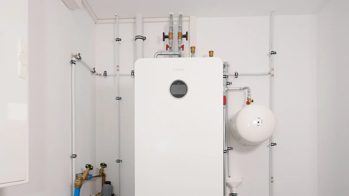 Bosch Compress 5800i AW Innenaufstellung im Keller