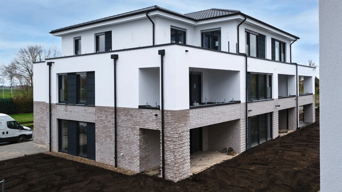 Modernes Mehrfamilienhaus