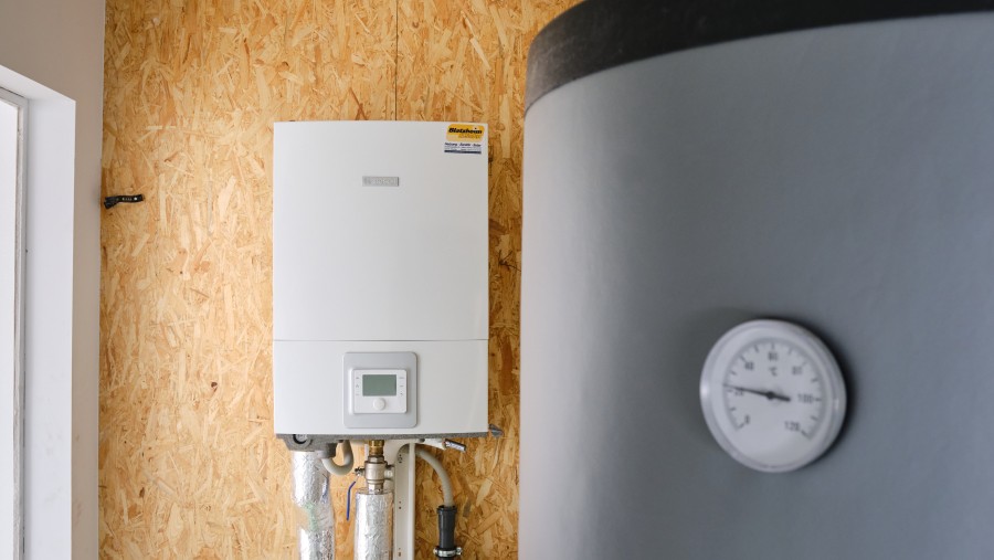 Compress 3400i AWS Split Klima-Wärmepumpe von Bosch versorgt ein Zweifamilien-Haus in Düren