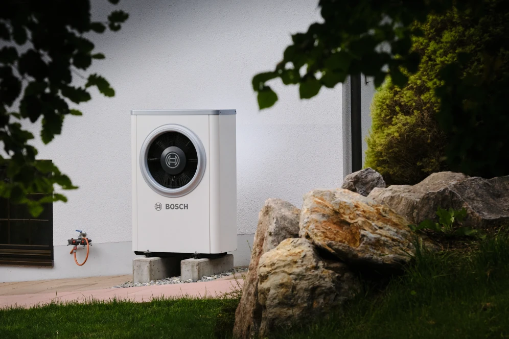 Hinterzarten heizt Hybrid - Einfamilienhaus im Bestand nutzt hybride Heiztechnik und Photovoltaik