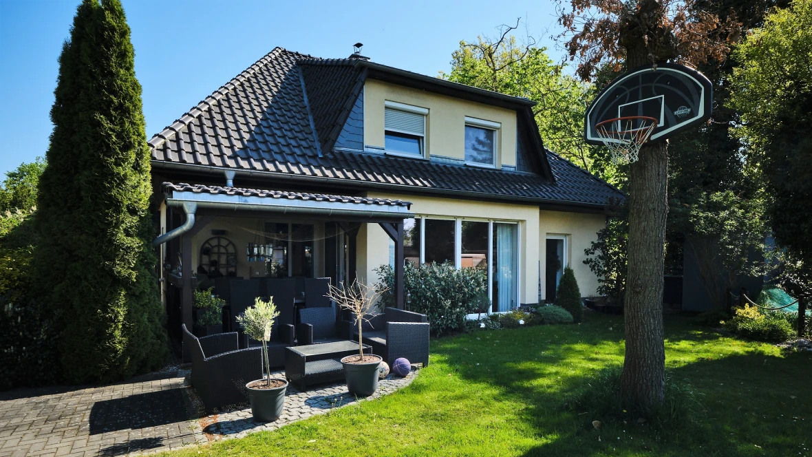 Wohnhaus mit Gartren