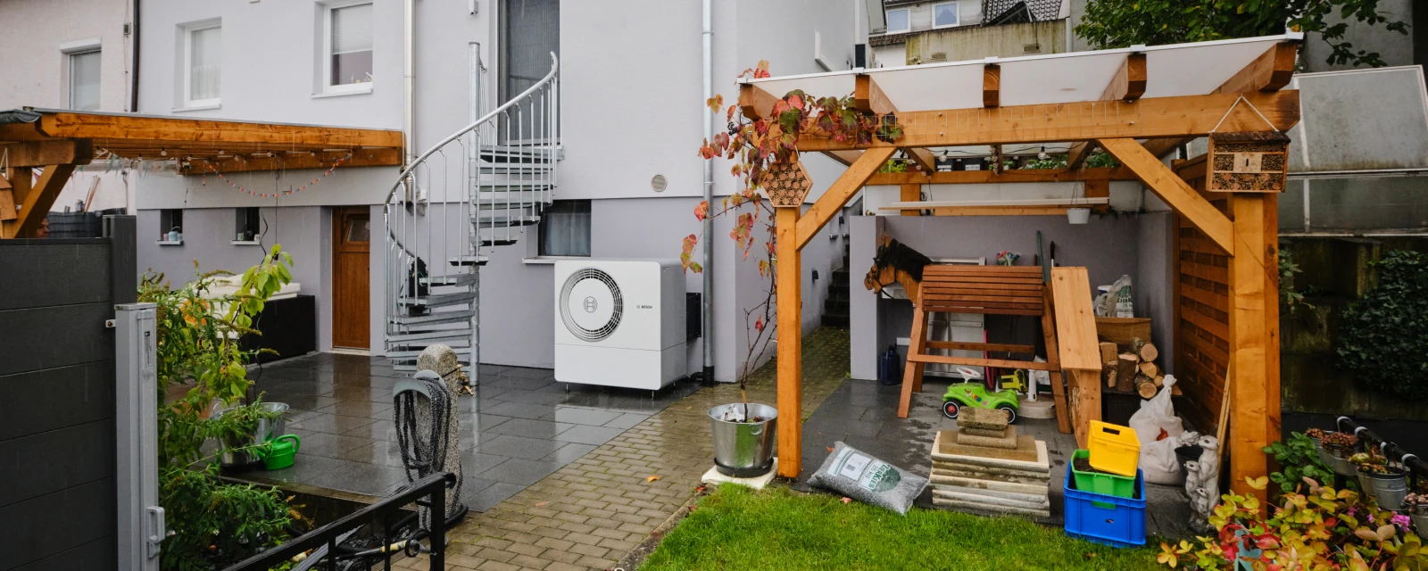 Altbau-Gebäude mit Wärmepumpe