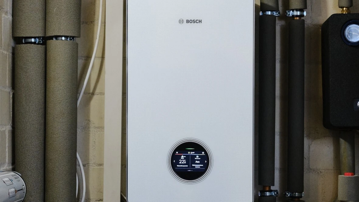 Inneneinheit der Wärmepumpe 6800i AW nahaufnahme.