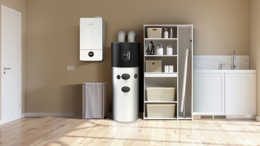 Bosch Warmwasser-Wärmepumpen-Inneneinheit und Gas-Brennwertgerät in einer Waschküche