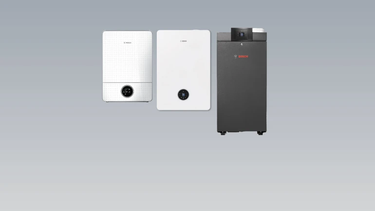 Drei wandhängende Heizungsthermen stehen nebeneinander