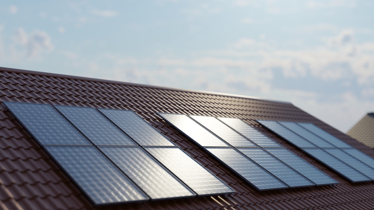 Solarpanels auf einem Hausdach