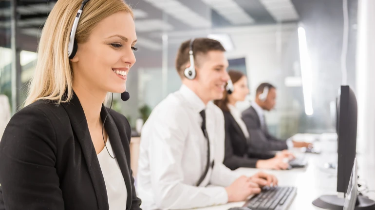 Kundenservice Mitarbeitende von Bosch am Telefon