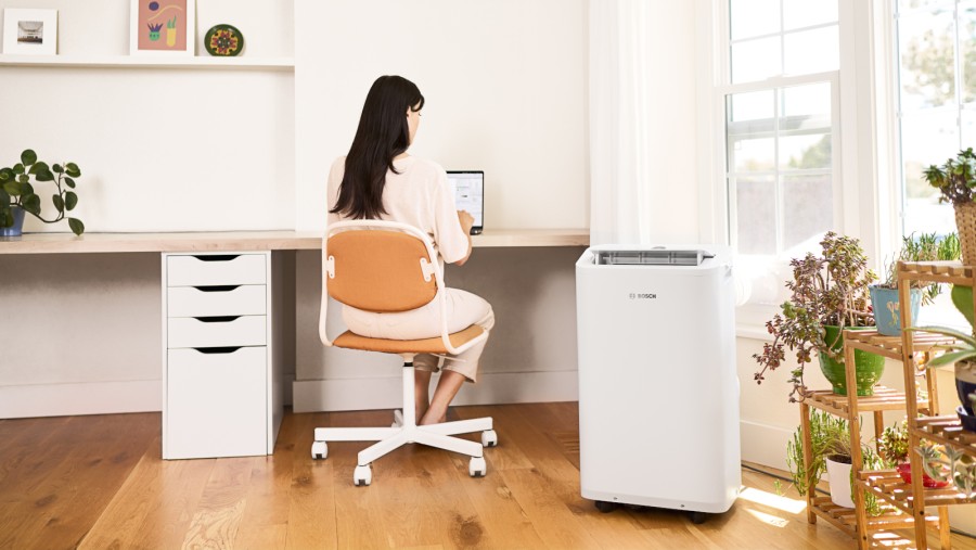 Bosch Cool 2000 mobile air conditioner without exhaust hose at home office Bosch Cool 2000 mobile air conditioner without exhaust hose at home office