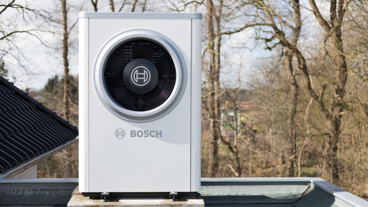 Bosch heat pumps help you heat your whole house. Bosch heat pumps help you heat your whole house.