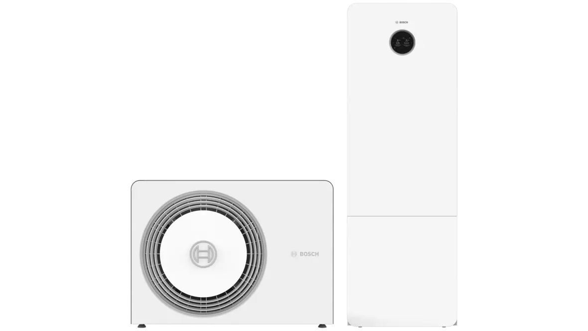 Bosch Compress 5800i AW Wärmepumpe mit weißer Außeneinheit und hoher Inneneinheit mit integriertem Display.
