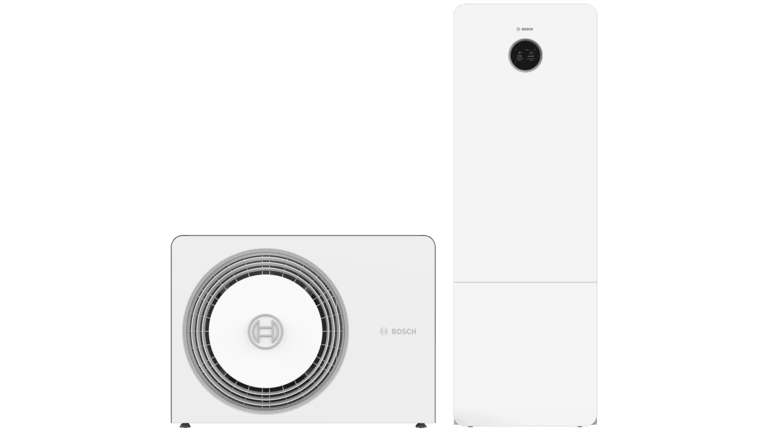 Bosch Compress 5800i AW Wärmepumpe mit weißer Außeneinheit und hoher Inneneinheit mit integriertem Display.