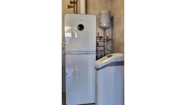 Dom jednorodzinny Bosch Condens GC9000iWM 20/150 S