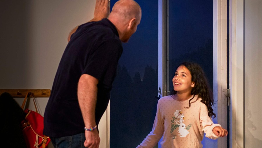 IVT_girl_with_father IVT_girl_with_father