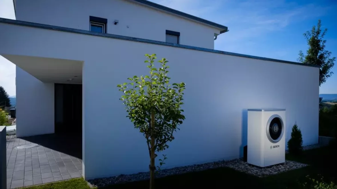 Casa de referência com bomba de calor