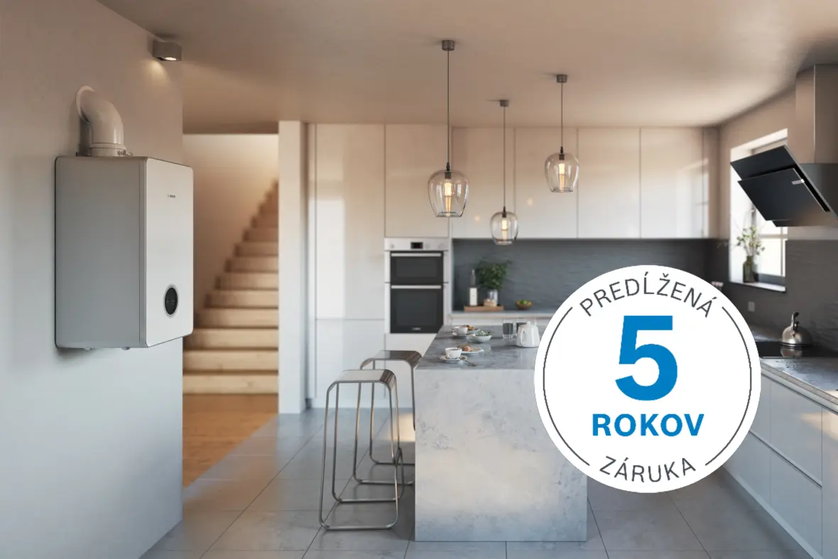 Plynový kondenzačný kotol Bosch Condens nainštalovaný na stene v modernom dome