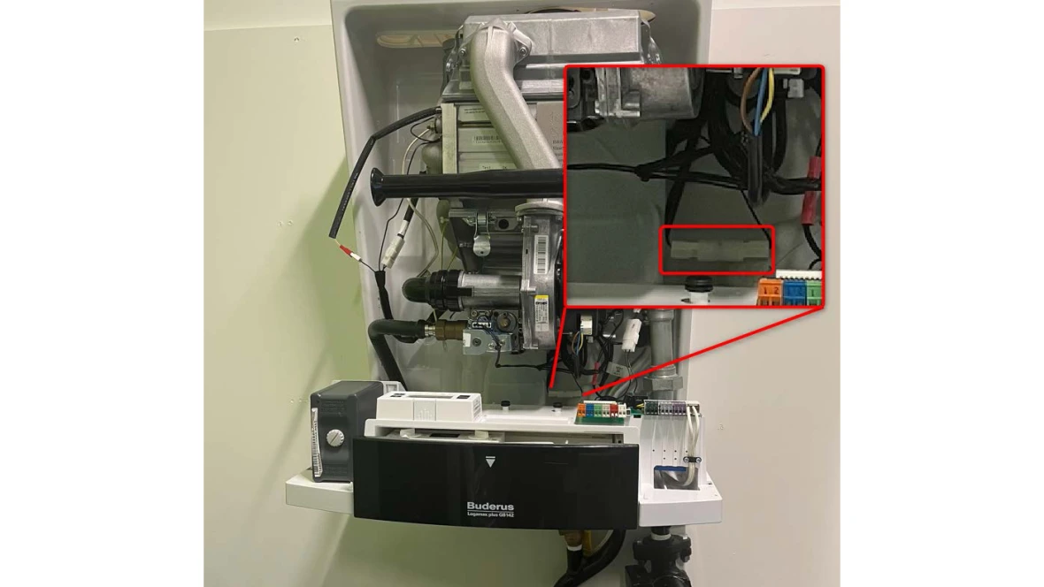 Check the plug connection