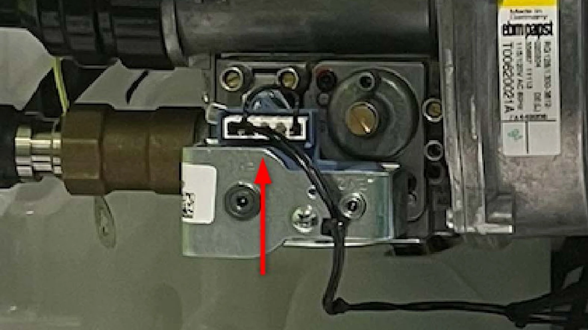 Visually inspect the plug connection to the gas valve