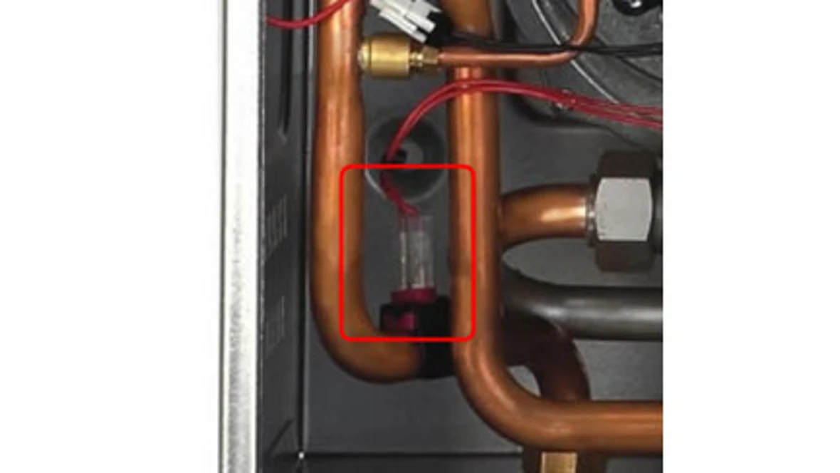 Sensor are connected tightly and the sensor is firmly clipped to the hot water pipe